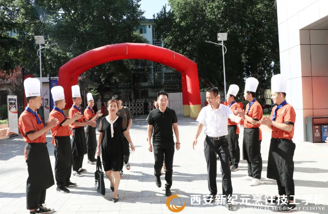 热烈,欢迎,德发长,厨师长,走进,新纪元,学子,传授,直通,